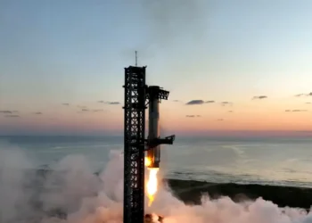 SpaceX Réalise un Exploit Majeur : La Récupération du Booster Super Heavy sur le Site de Lancement