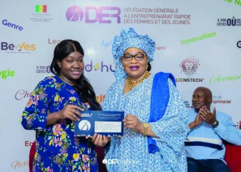 Santé – Prolifération d’officine au Sénégal : La DER remet un financement d’un milliard aux jeunes diplômés en pharmacie