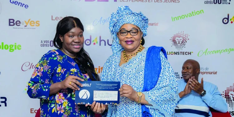 Santé – Prolifération d’officine au Sénégal : La DER remet un financement d’un milliard aux jeunes diplômés en pharmacie