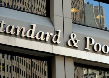 Le Sénégal voit sa note souveraine dégradée par S&P, passant de B à B-avec un signal d’alerte