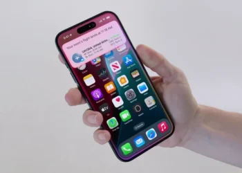 Siri, Google et Apple: une feuille de route hybride pour accélérer l’évolution de l’assistant vocal