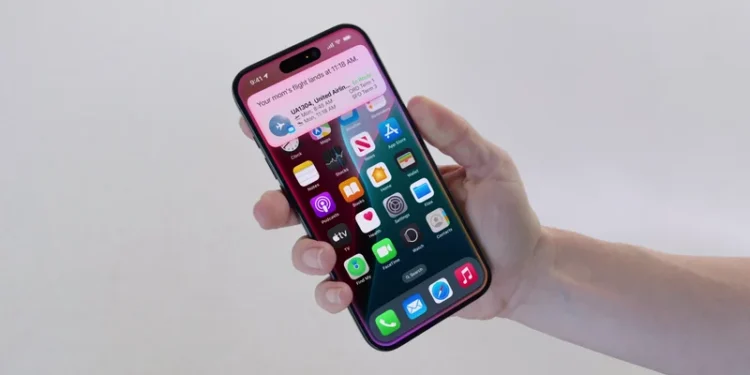 Siri, Google et Apple: une feuille de route hybride pour accélérer l’évolution de l’assistant vocal